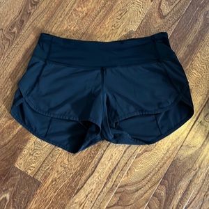 Lululemon black Speed Up low rise lined shorts